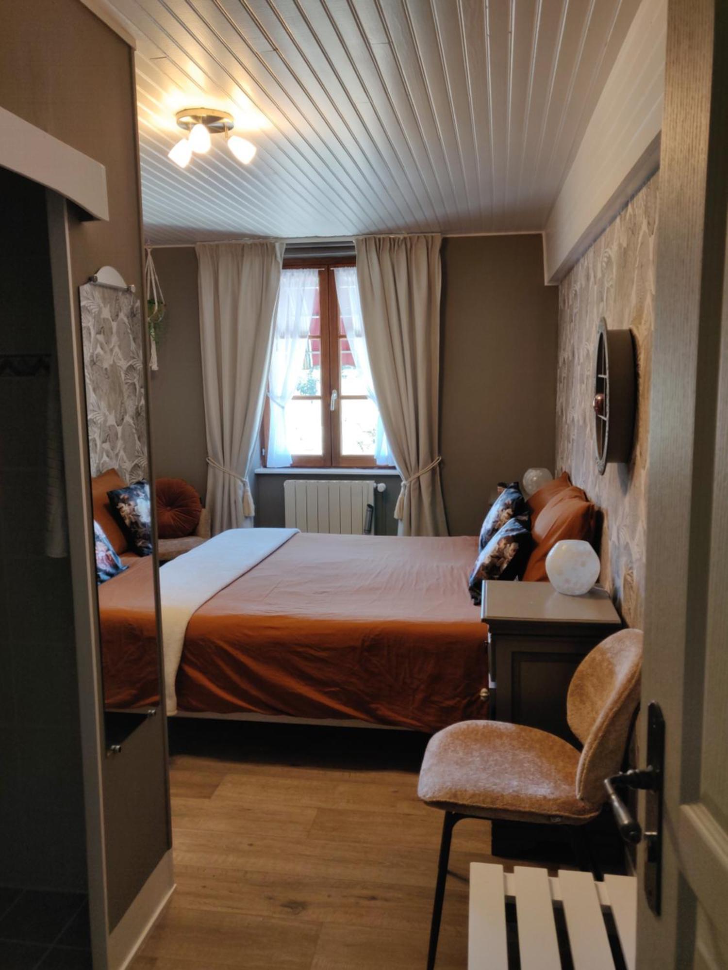 Auberge De La Chaloire La Petite-Verrière Exteriör bild